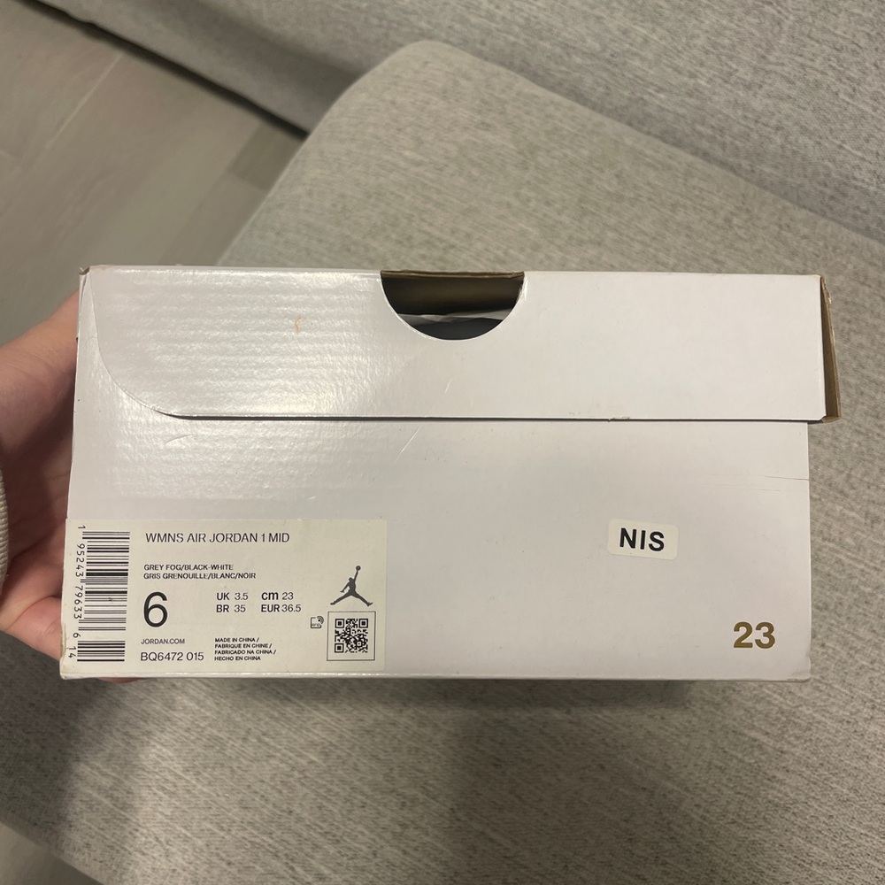 WOMENS AIR JORDAN 1 MID IN GREY FOG - Picture 2 of 7